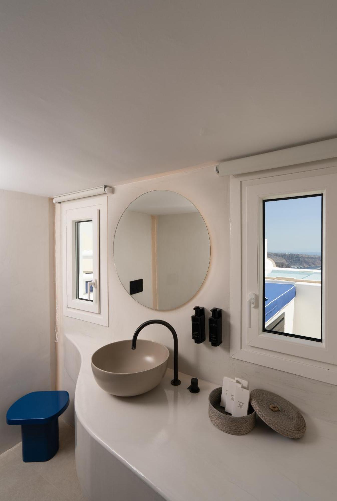 U & Me Suites Fira  Exterior photo